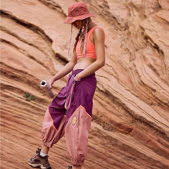 FP Movement FreeflowColorblock Joggers. Retail$98 Size XS,M,L. - Picture 5 of 9